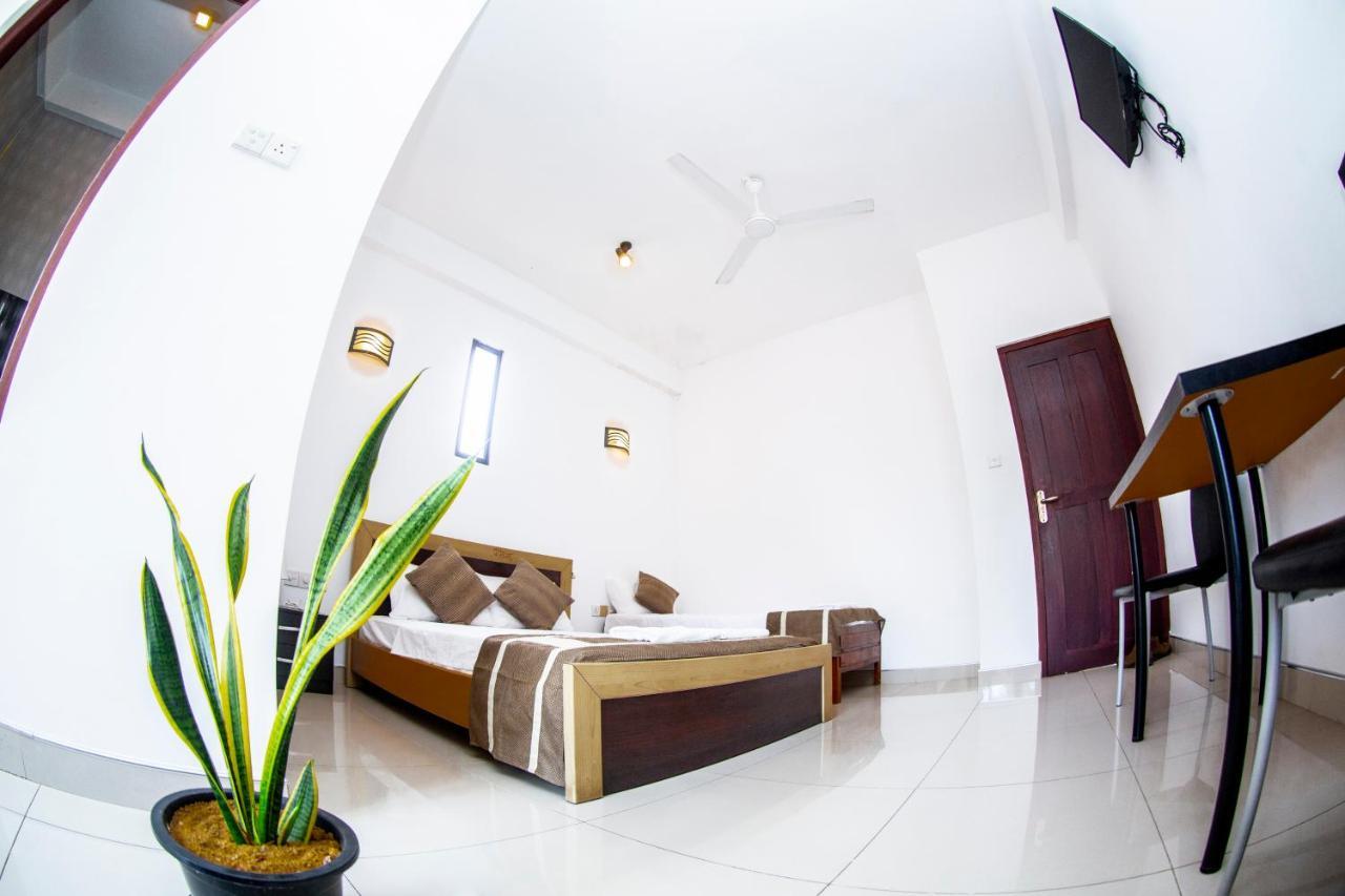 Anthuan Residence Negombo Bagian luar foto